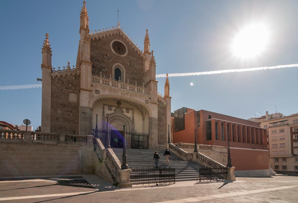 Los Jeronimos Madrid Exterior photo